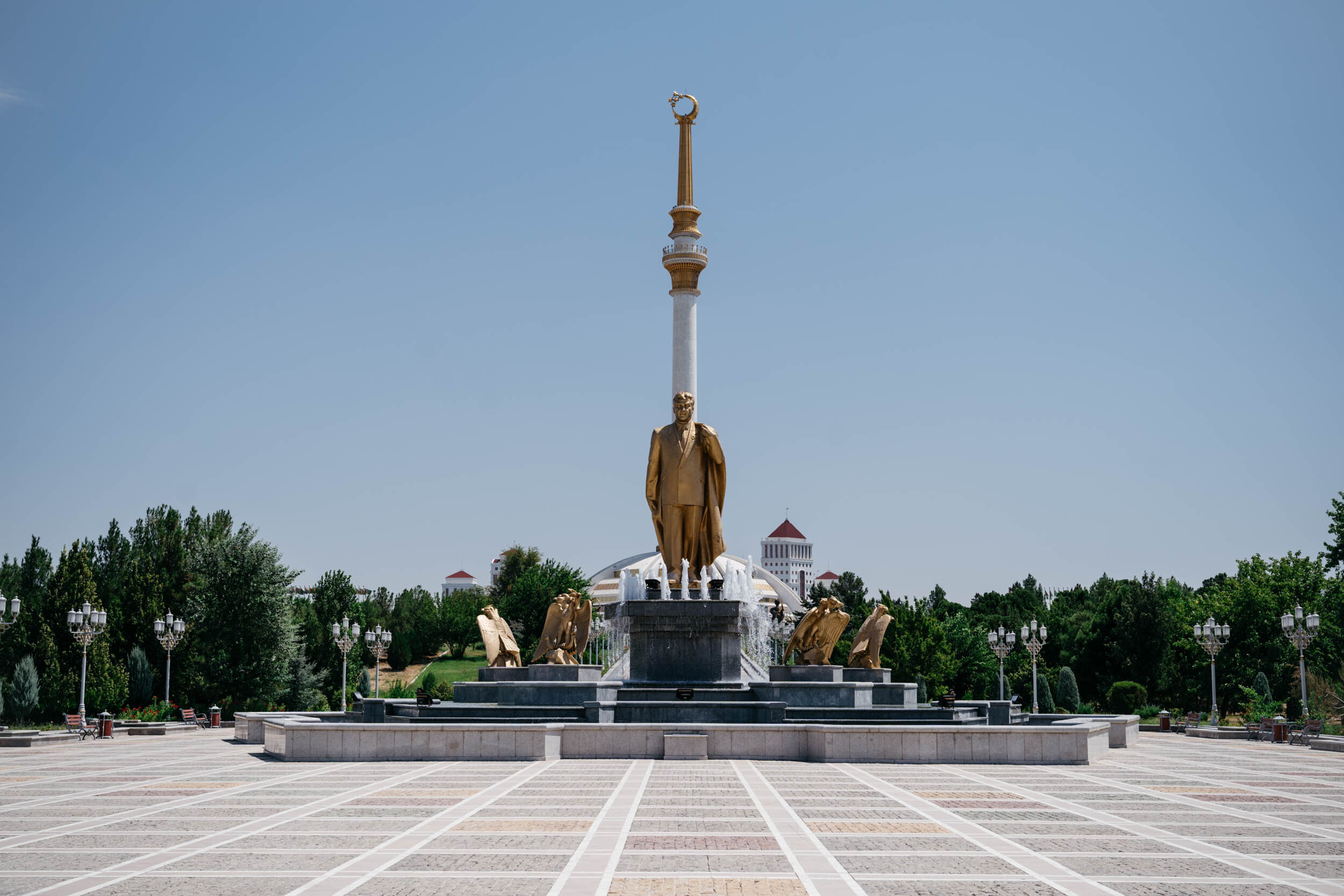  Independence Monument 