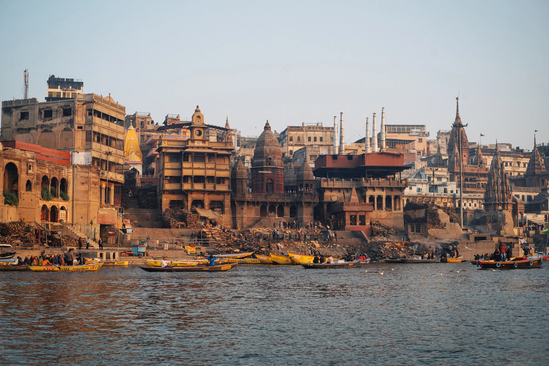 Life And Death Along The Ghats Of Varanasi Christopher Wilton Steer Cremation is the usual custom in hinduism.