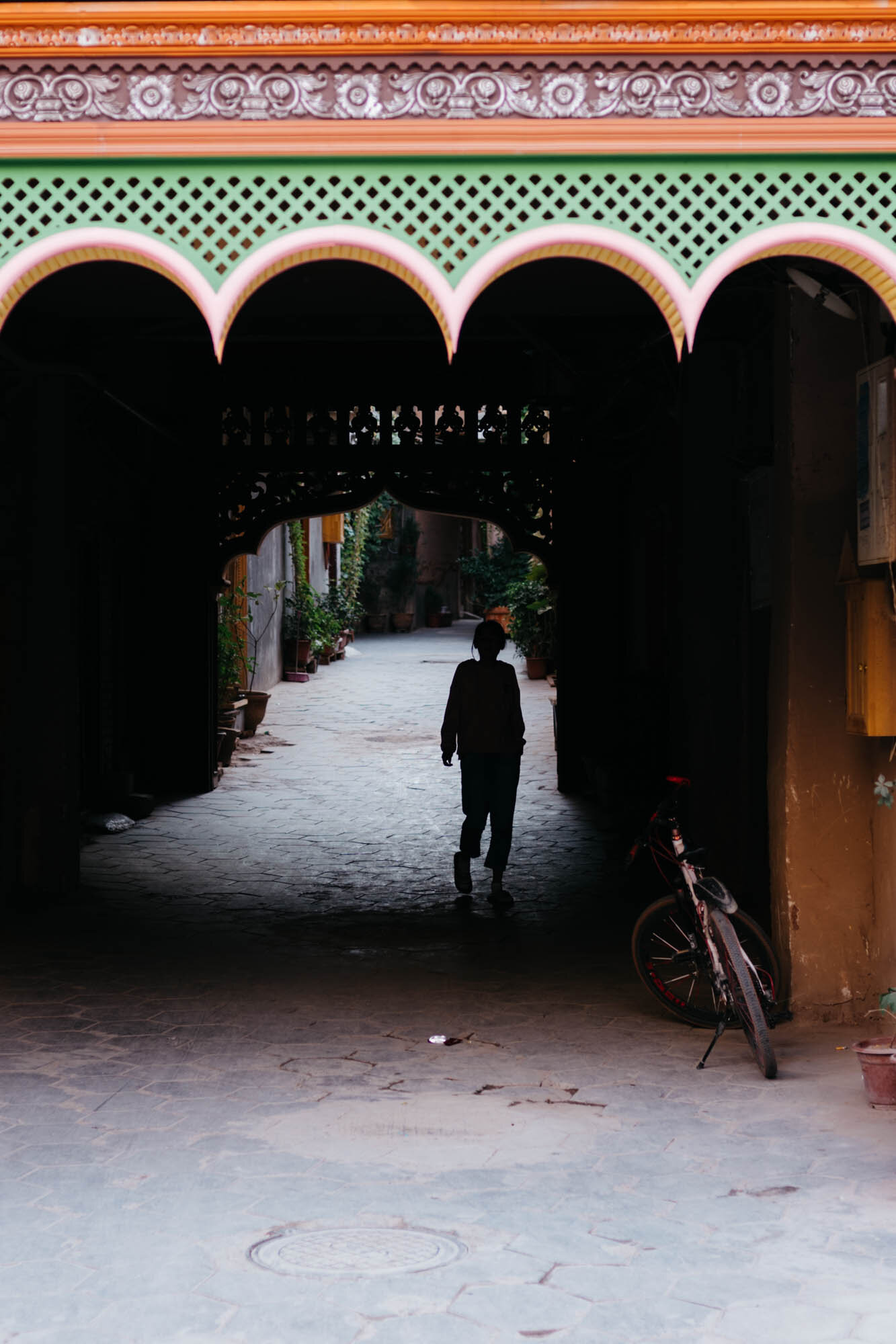 A silhouette in Kashgar’s ‘old town’ 