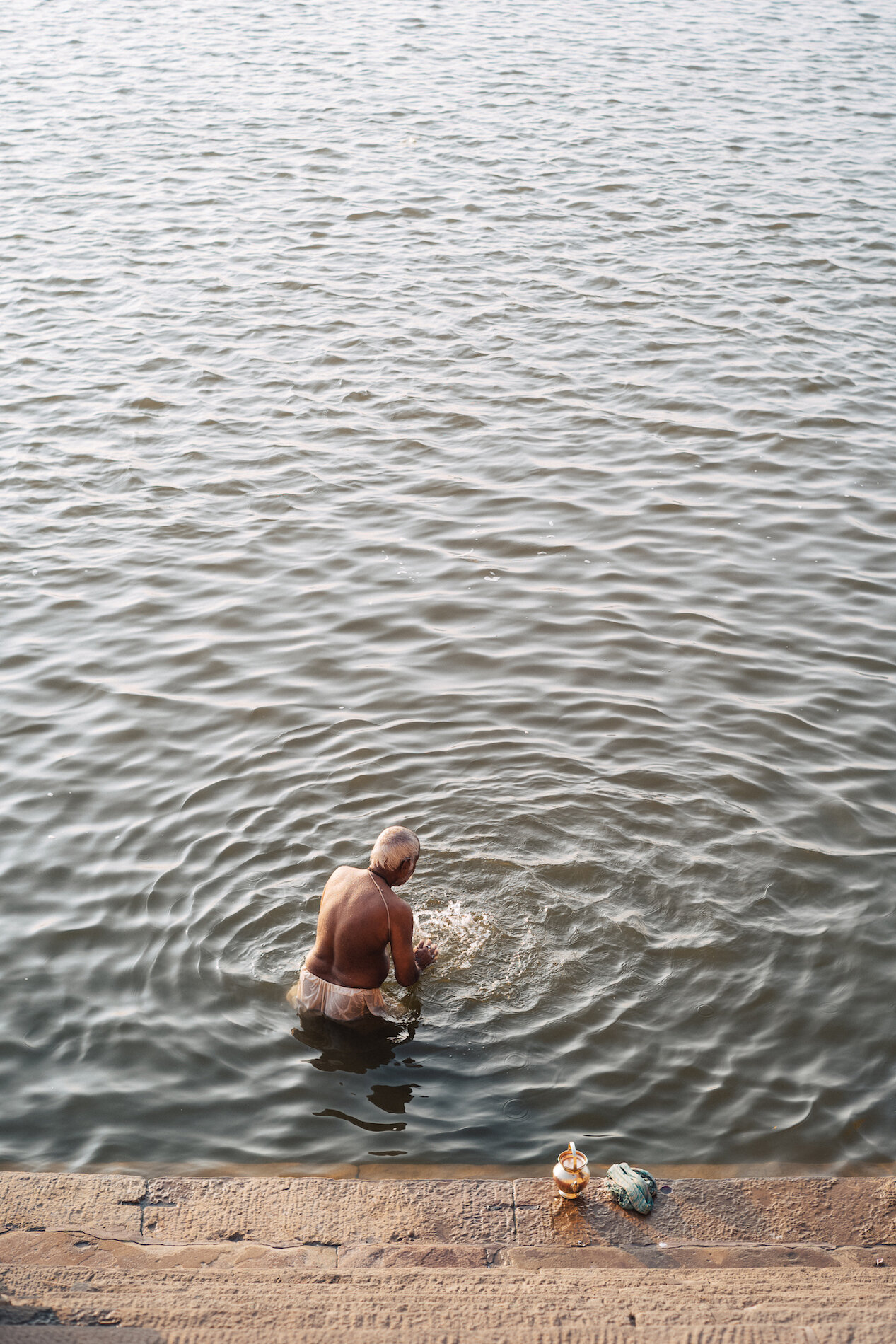  Bathing in the Ganga 