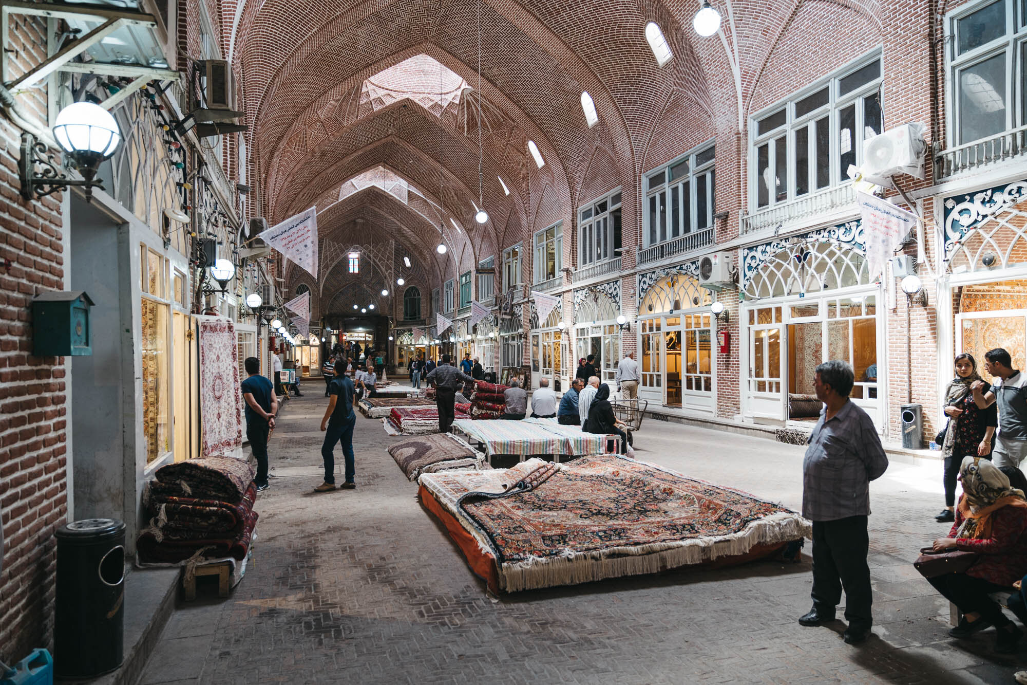 Inside the bazaar, a UNESCO world heritage site 