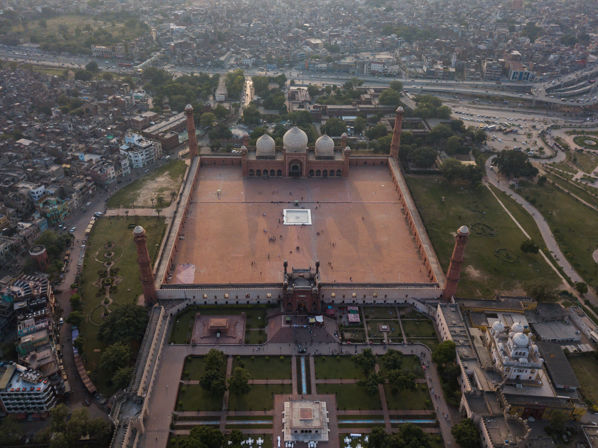  The Badshahi Mosque from above 