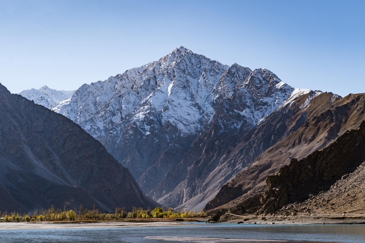 The Pamir Mountains of Gorno Badakhshan Autonomous Oblast/eastern Tajikistan.

When we can travel again, you can plan your trip with @pecta.tj
&mdash;&mdash;&mdash;
#tajikistan #mountain #cntraveller #bbctravel #magazinegeo #mountainrange #pamirs #pa
