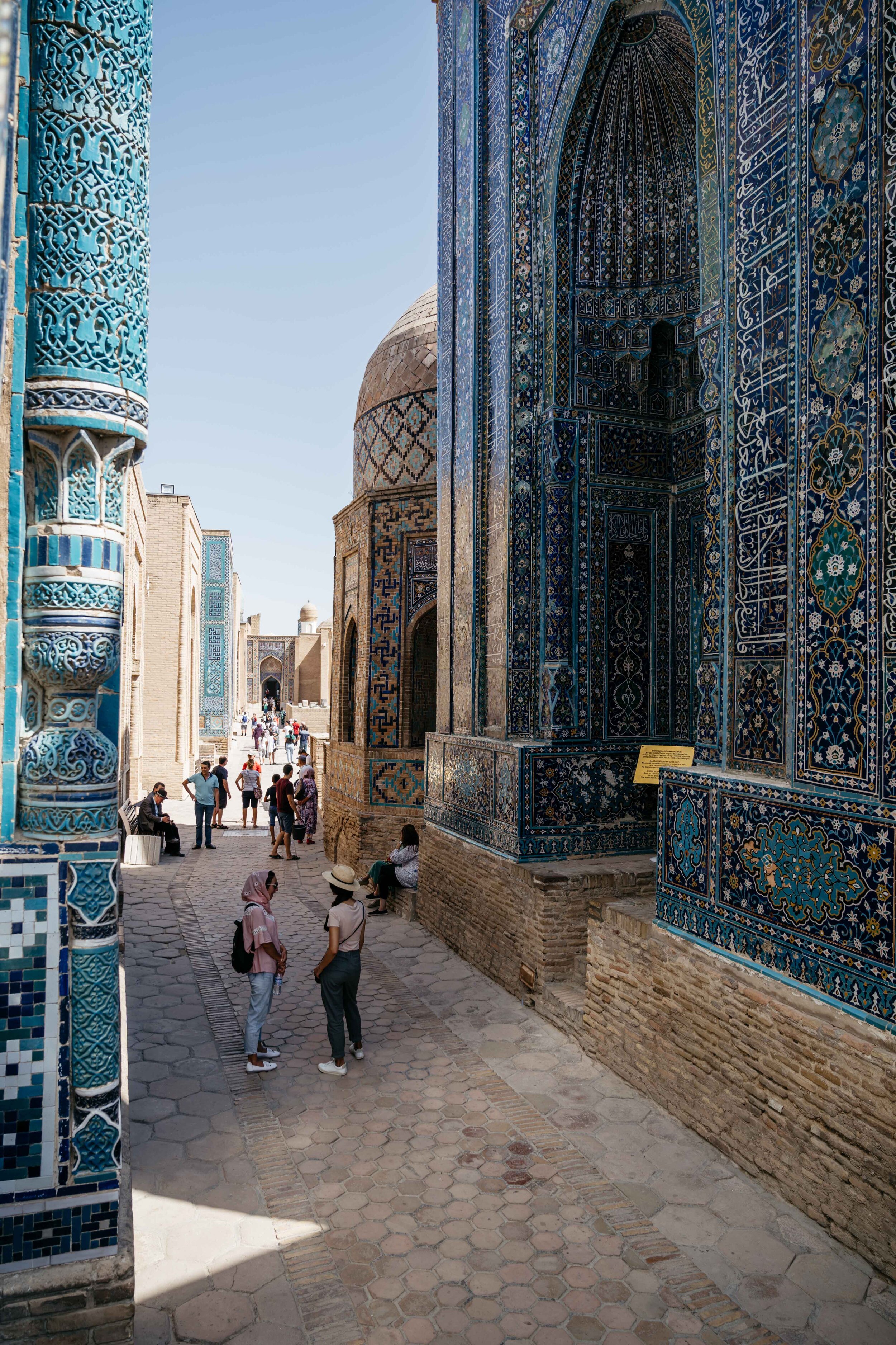  The Shah-i-Zinda tomb complex 