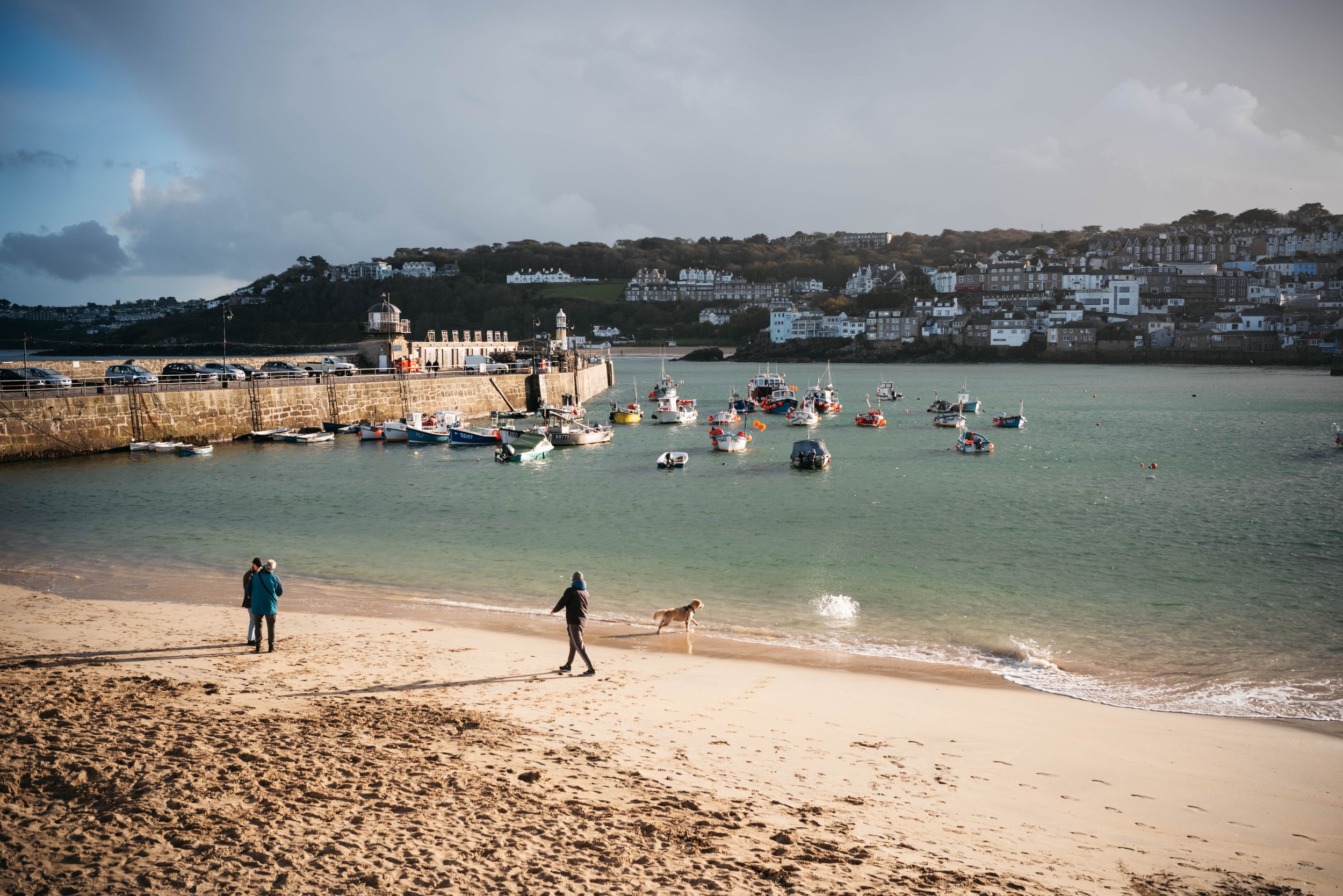  The harbour and its lovely beach 