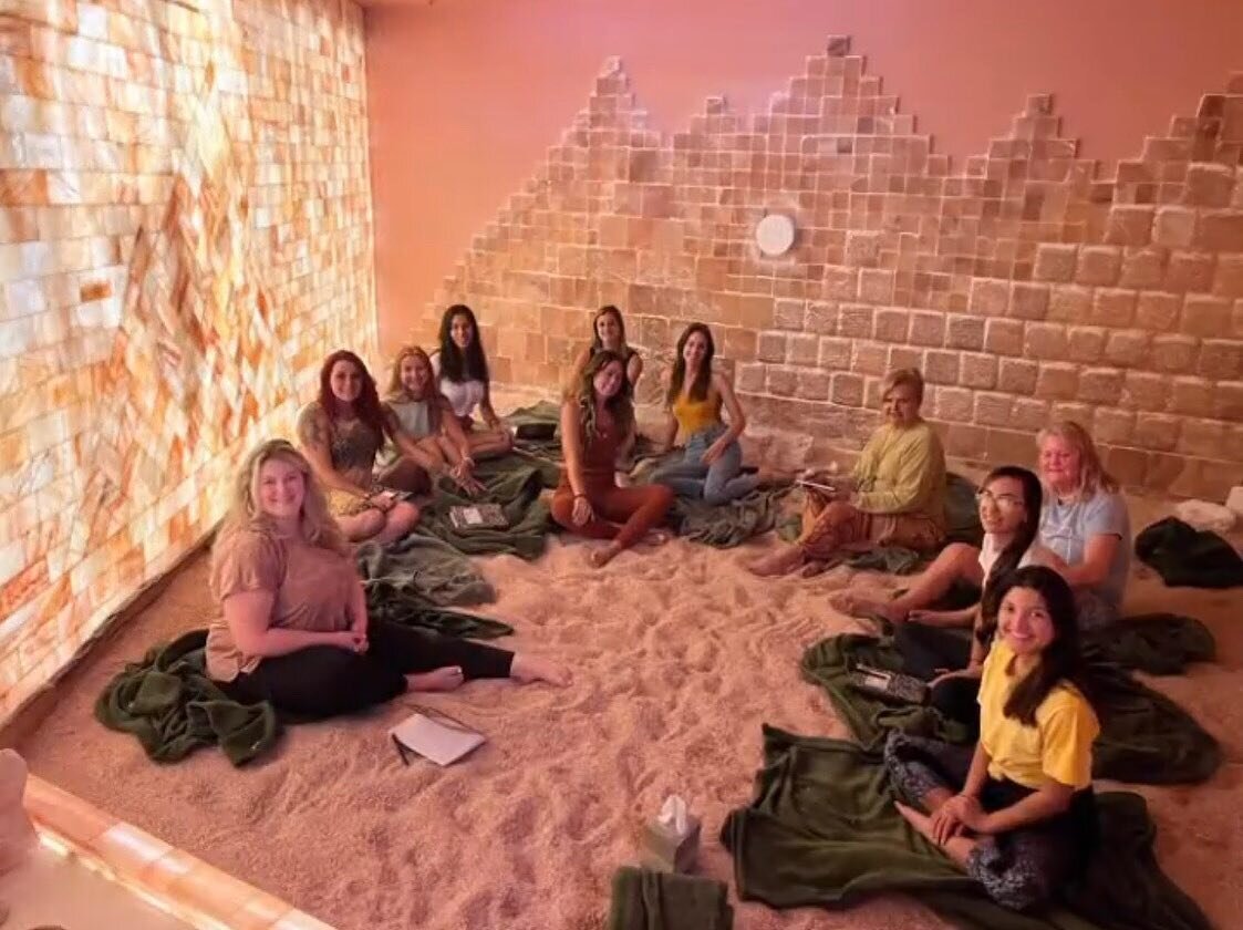 thank you @pranasaltcave for hosting our meditation this morning. much love to you @lianabyoga for sharing your beautiful space. 🙏🏽✨