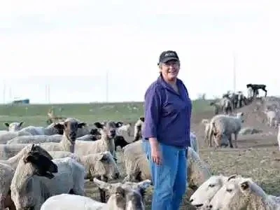 11821_jan-with-sheep--thumbnail.jpg