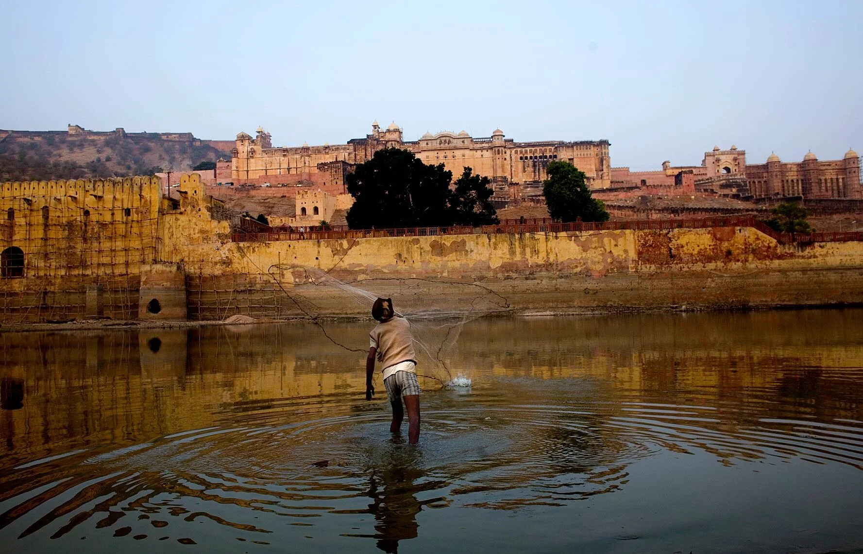 india002.jpg