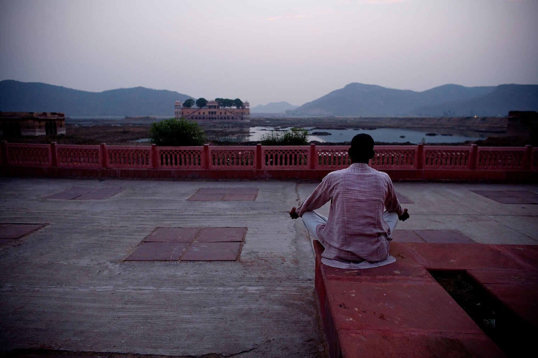 india018.jpg