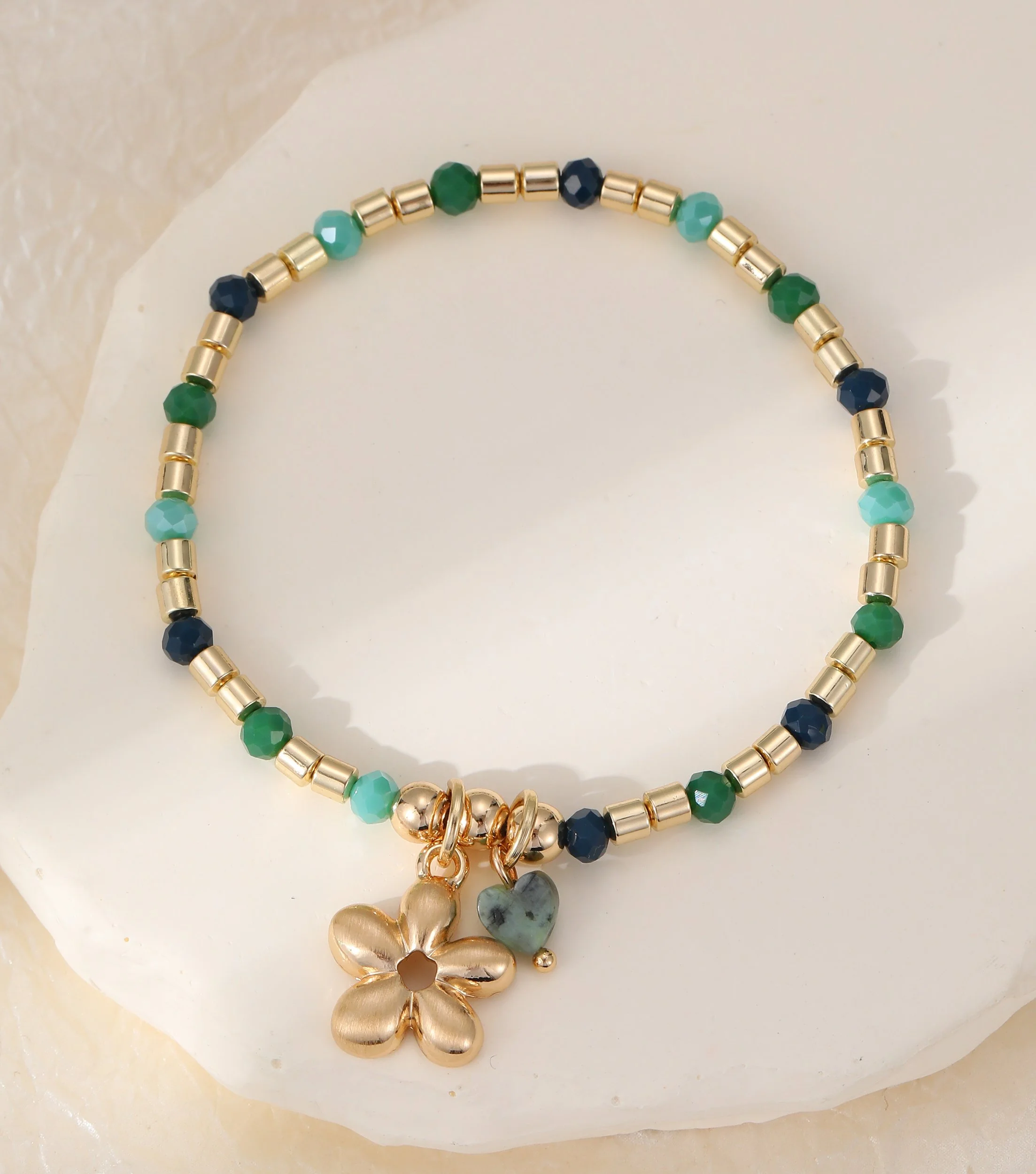 B302284G.  Bracelet
