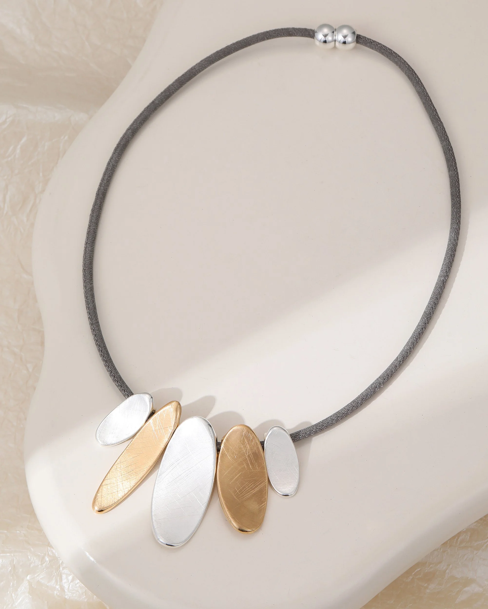 N603505SG.  Necklace