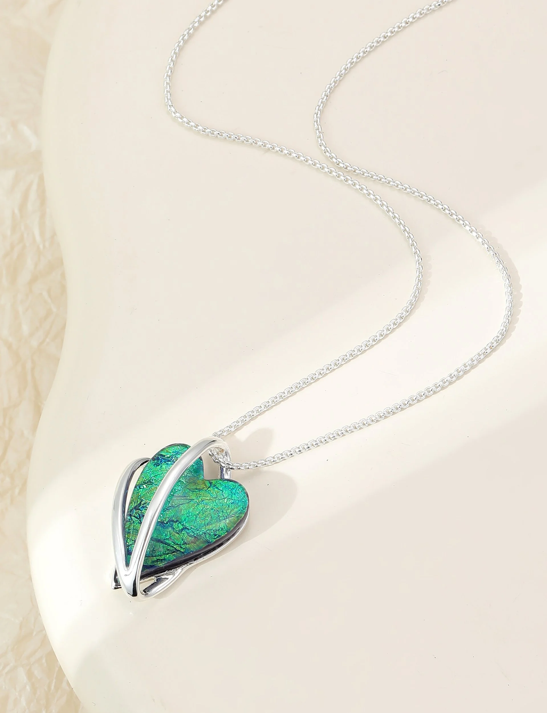 N603350S.  Green acrylic heart necklace.