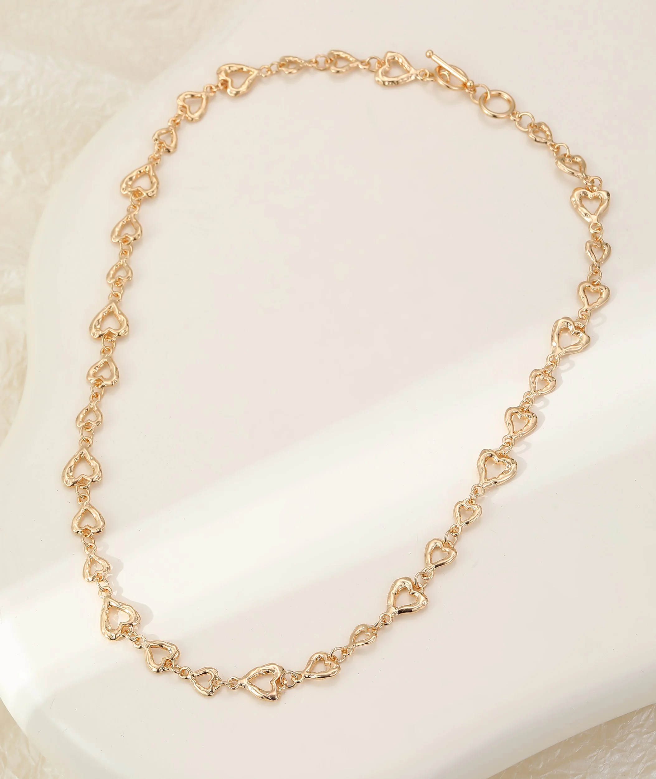 N603413G.  Gold heart necklace