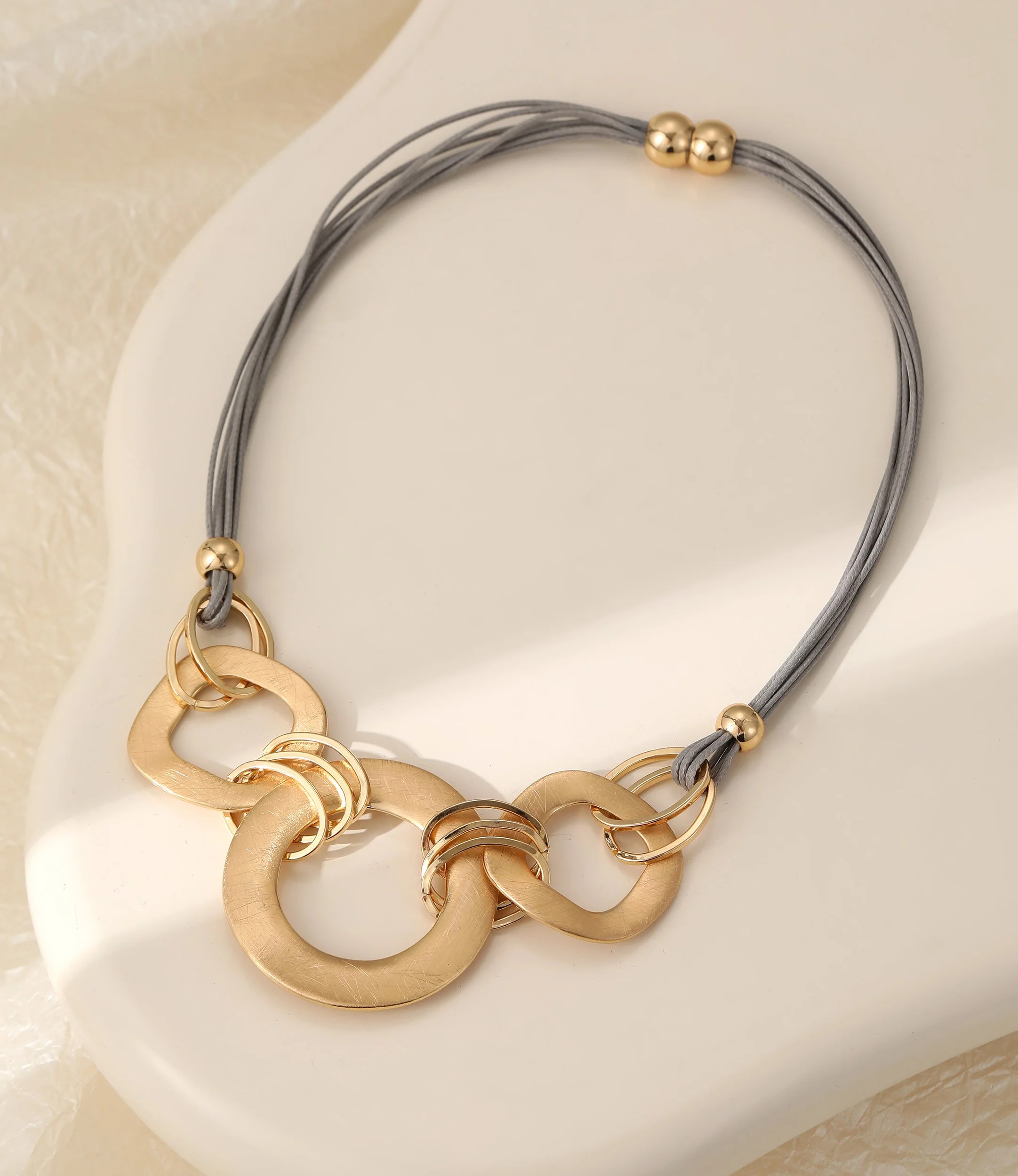 N603383G.  Gold circles magnetic necklace