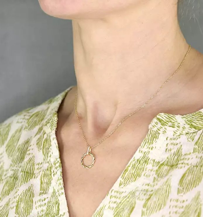 Screenshot_13-12-2024_13853_www.cmejewellery.com.jpeg