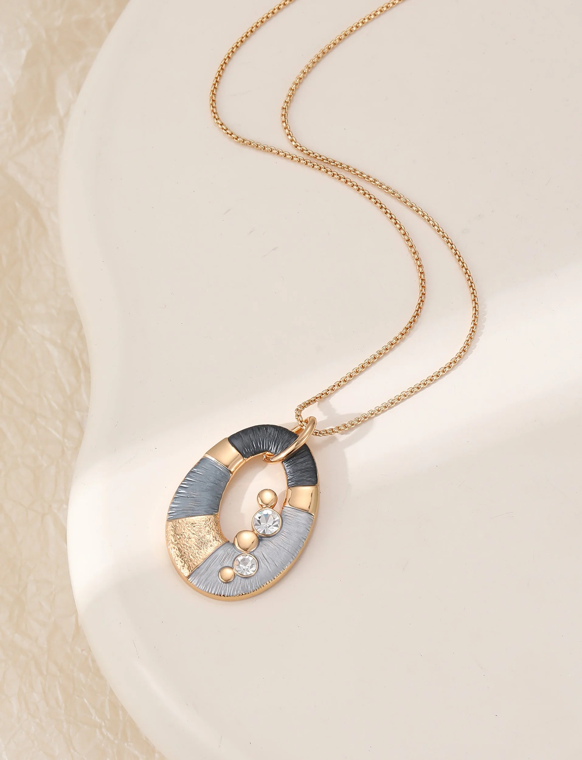 N603526G.  Necklace