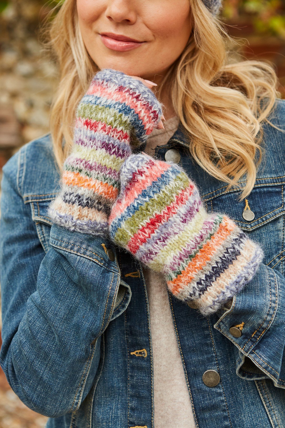 Coroico wool handwarmers by Pachamama .