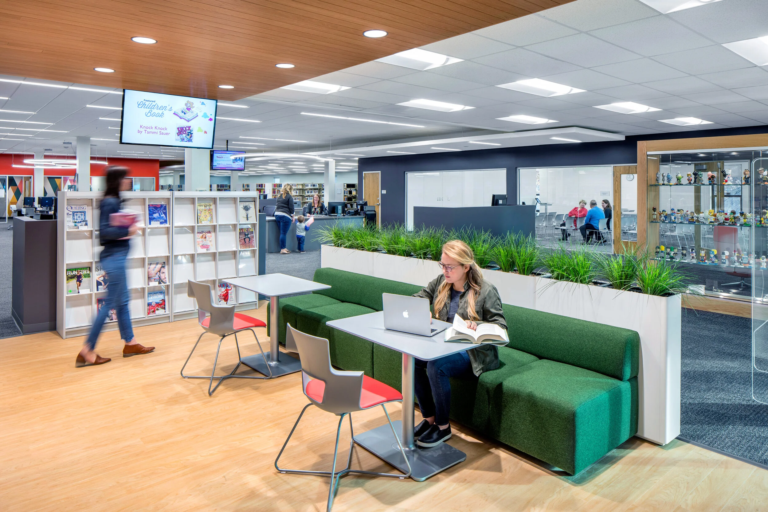 Mid-Continent Public Library -Antioch Branch, Kansas City, MO        Helix Architecture + Design, JE Dunn Construction