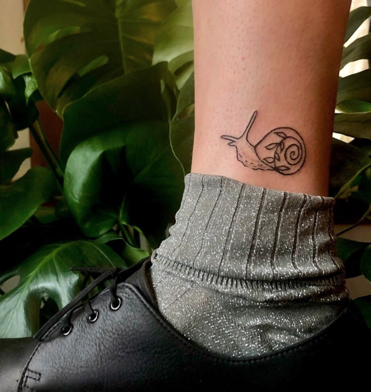 snail temporary tattoos(set of 2) - thetemporarytattoos.co.uk