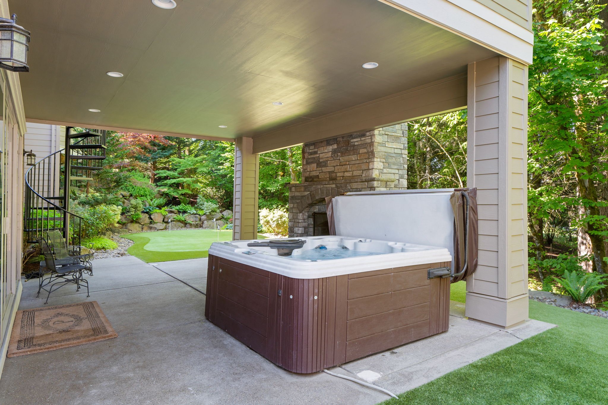 71-web-or-mls-14005-155th-terrace.jpg