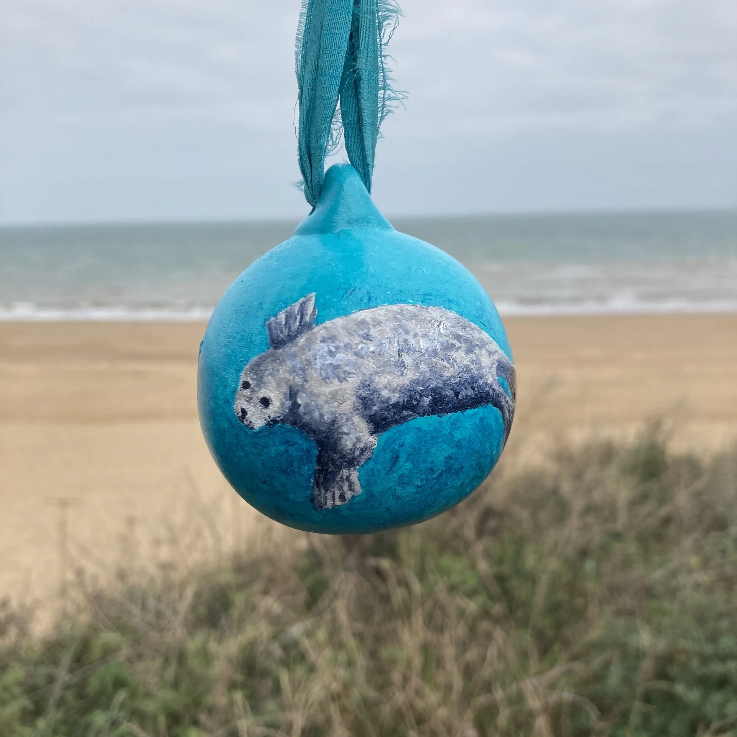 Hand Painted Grey Seal Ceramic Bauble - Beach Bauble, Surf Bauble, Ocean Bauble, Surf Gift, Christmas Gift, Christmas Bauble