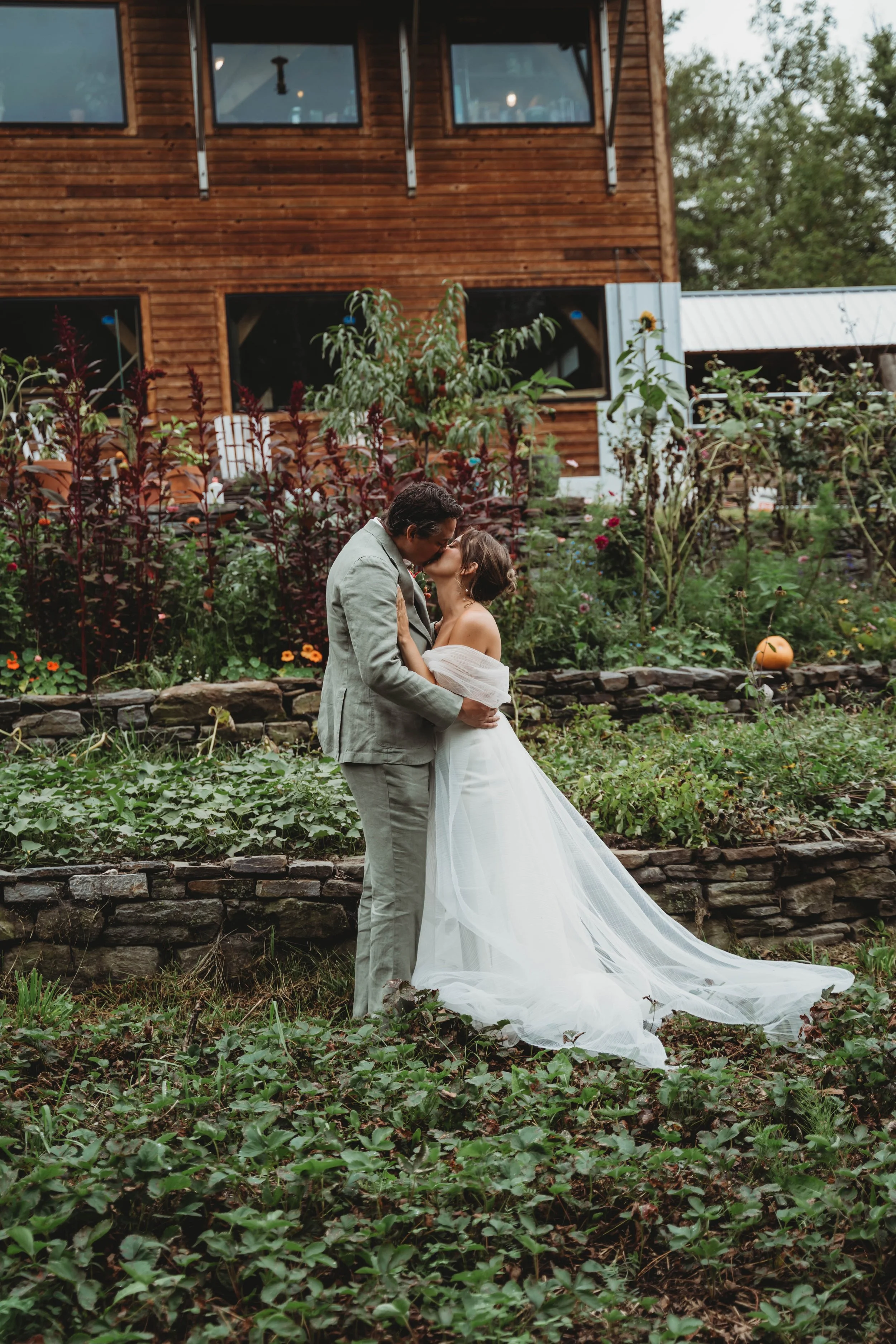 BestsideCapturesTomAnnieWedding-51.jpg
