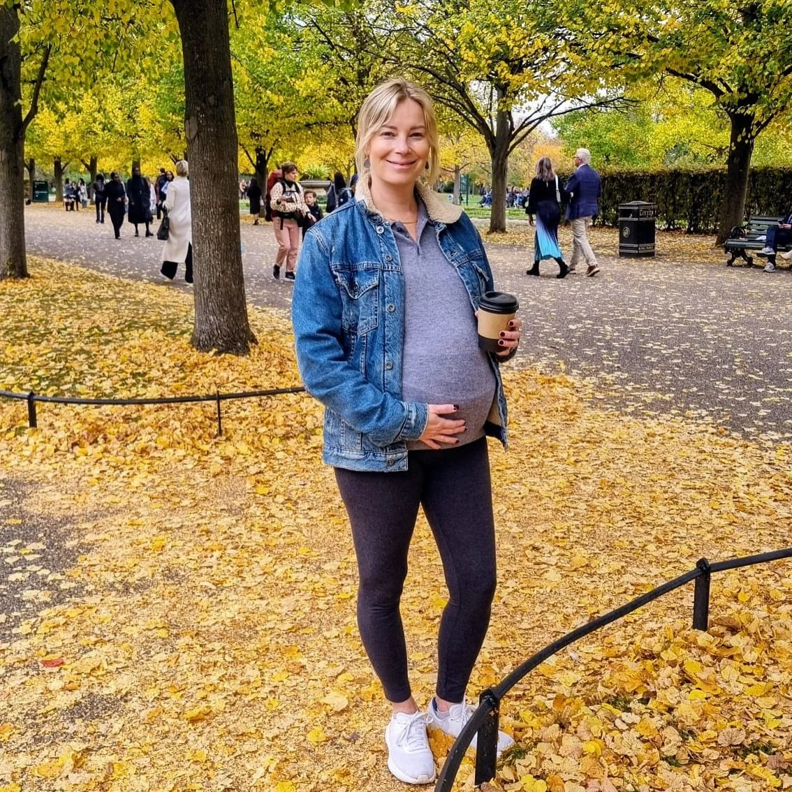 Remembering sweet moments of our first Autumn together in the UK, along with the start of a very special Christmas. We are so ready for you, baby✨🎄