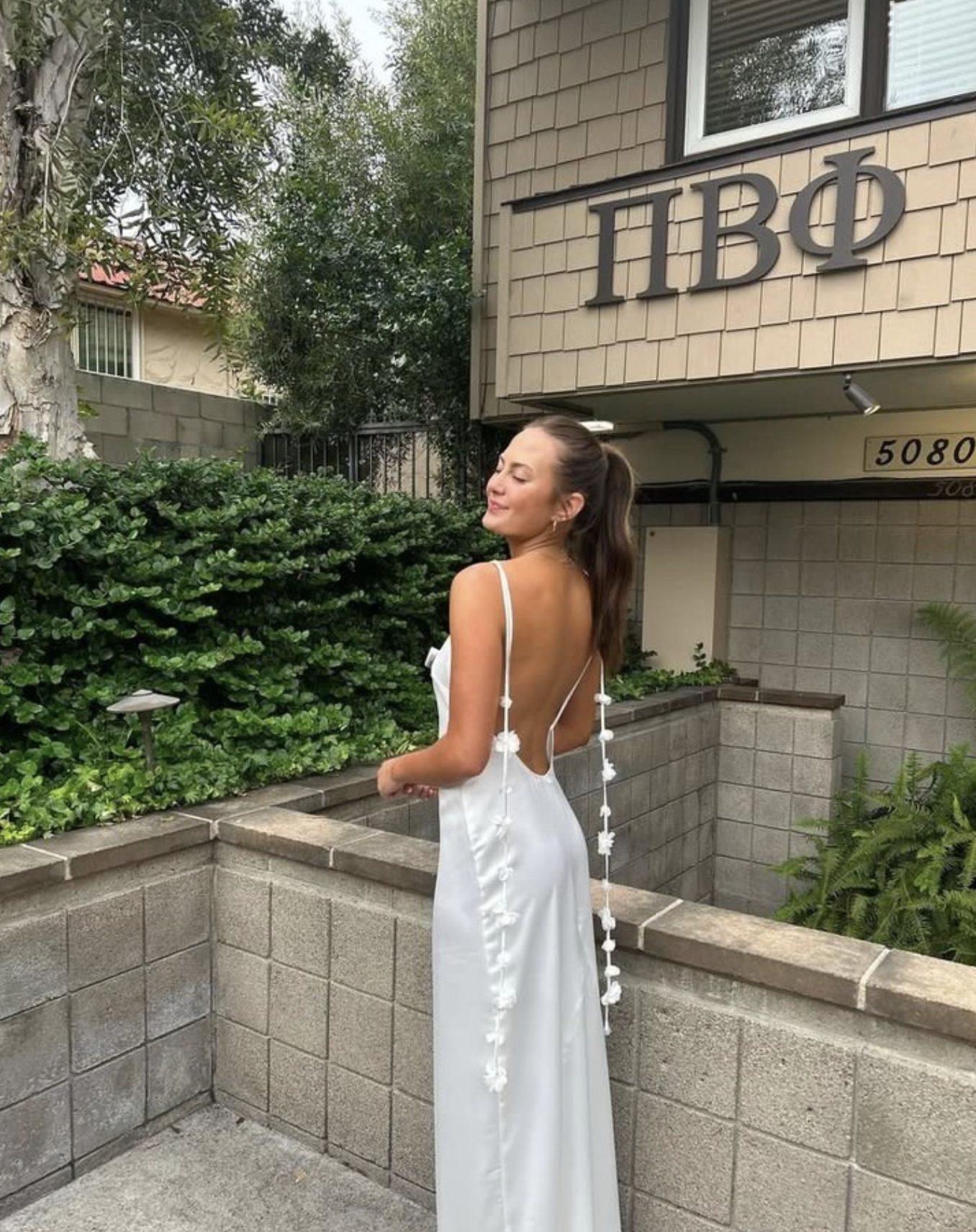 Why Airbrush Spray Tanning Looks Better in Photos