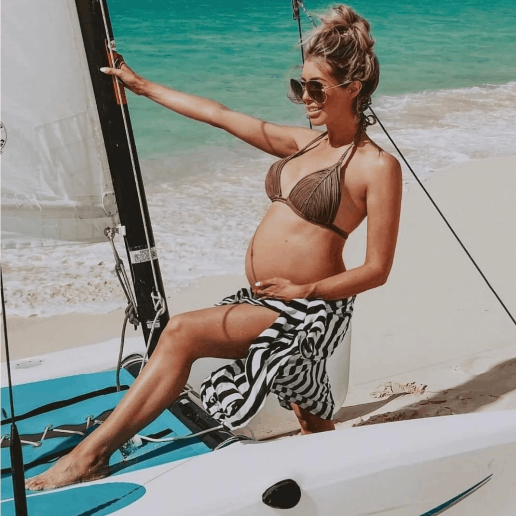 pregnant women spray tanning in San Diego