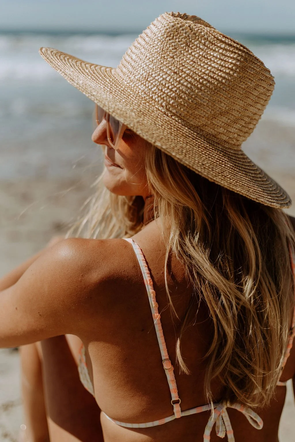 The Role of Fitness and Beach Living in Spray Tan Longevity
