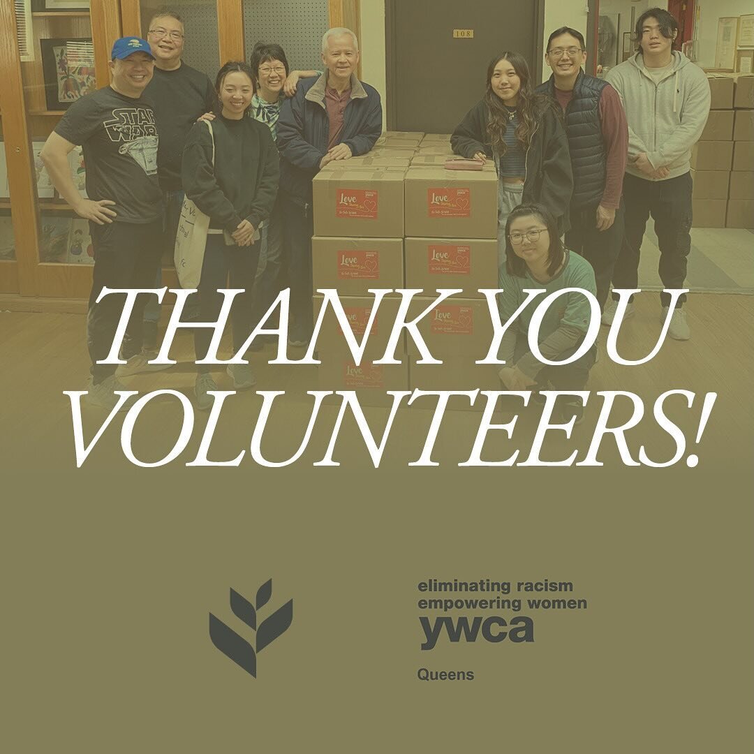 🍎 + 📦 = ❤️ Thank you volunteers for packing valuable care boxes for food insecure senior citizens at @ywcaqueens last Saturday!