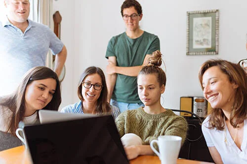 famliy_laptop500.jpg