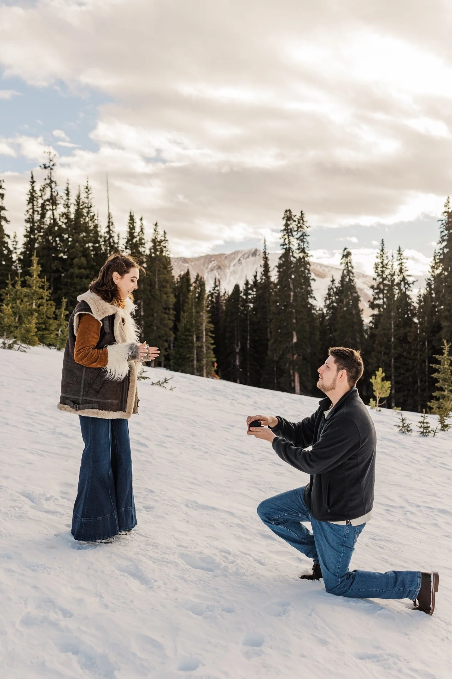 02_surprise-proposal-on-colorado-mountains.jpg