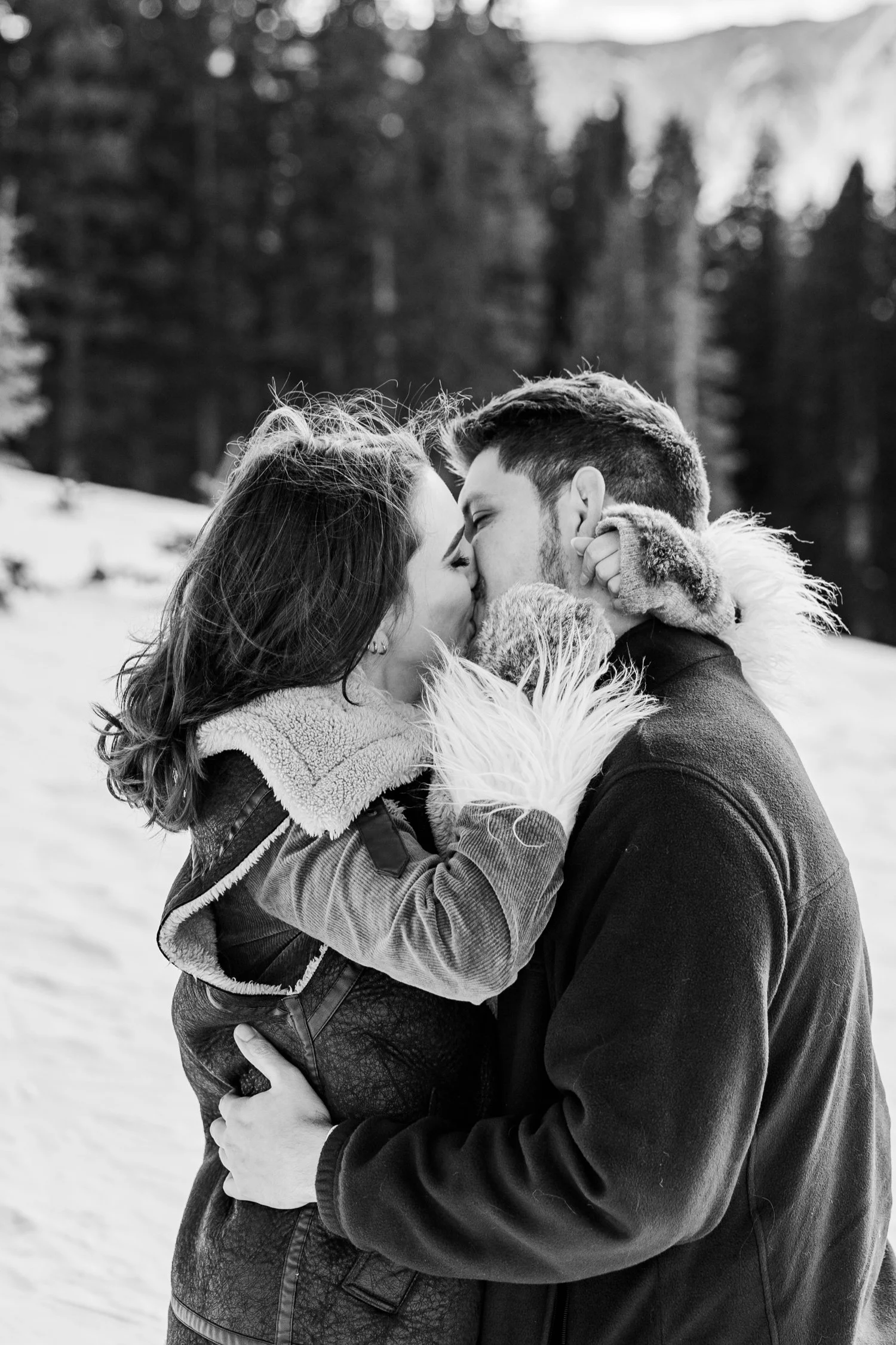 10_colorado-engagement-photos-winter-park.jpg