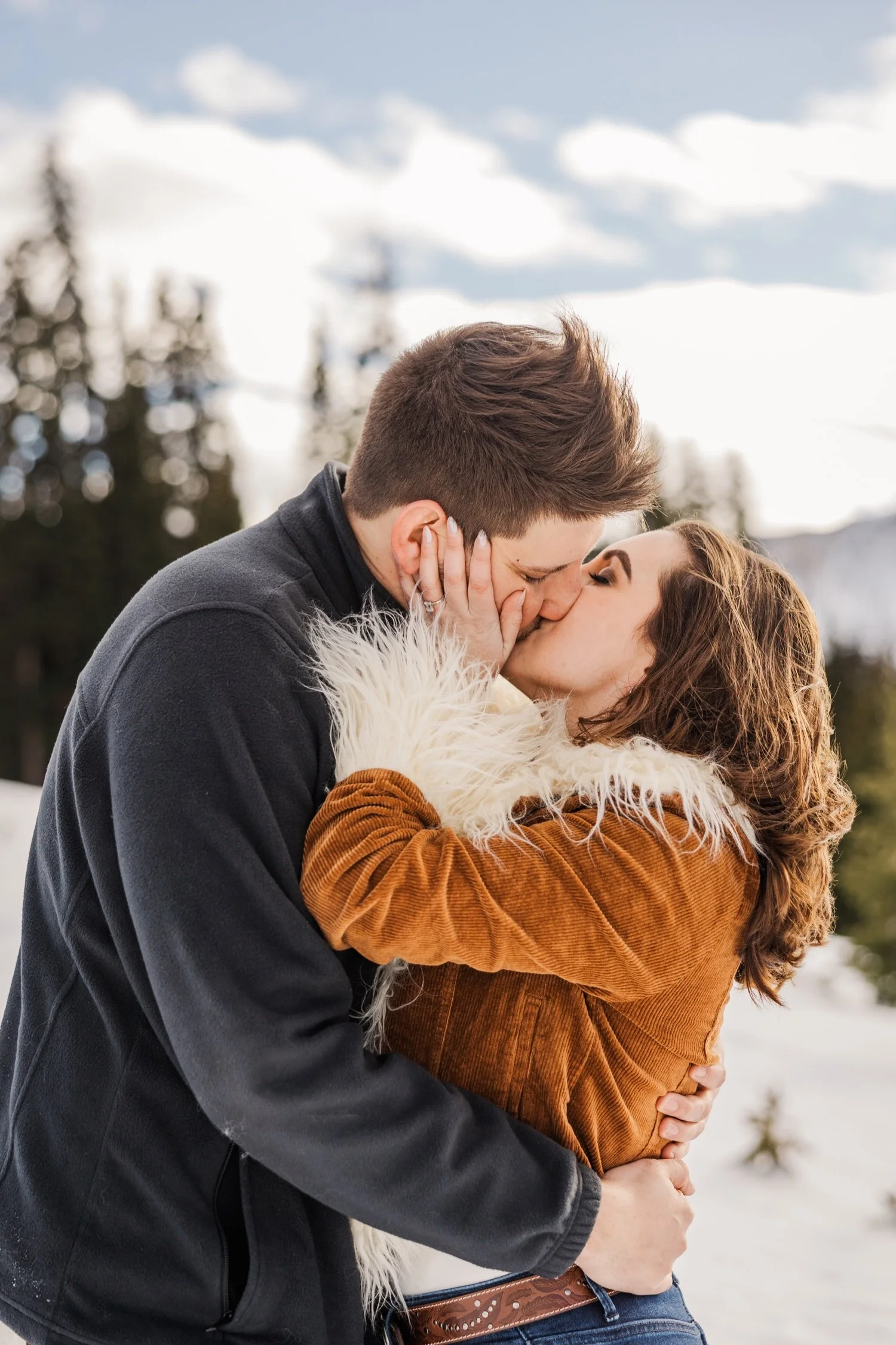 14_colorado-engagement-session-winter-park.jpg