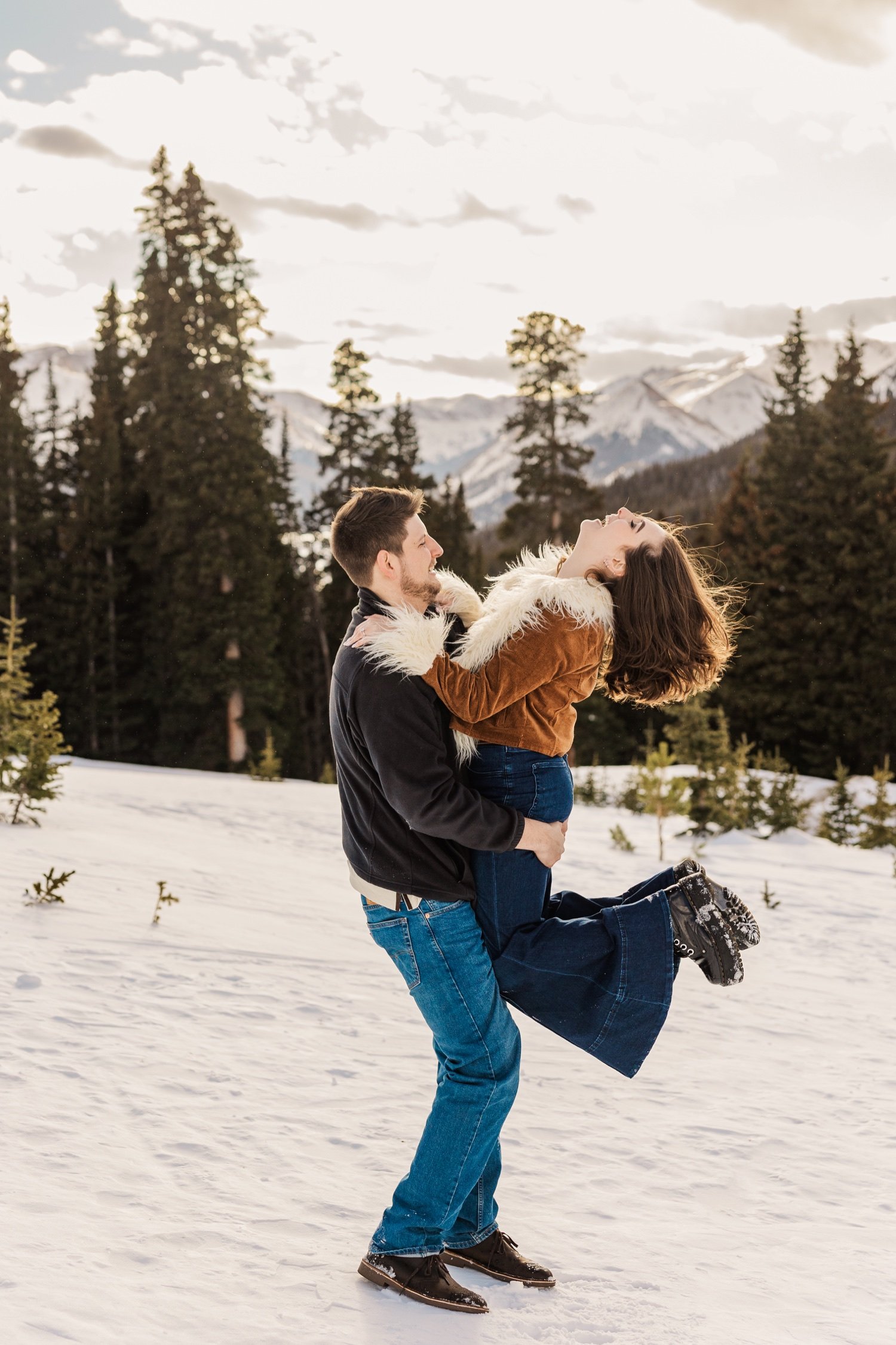 19_winter-engagement-session-outfit-inspiration.jpg