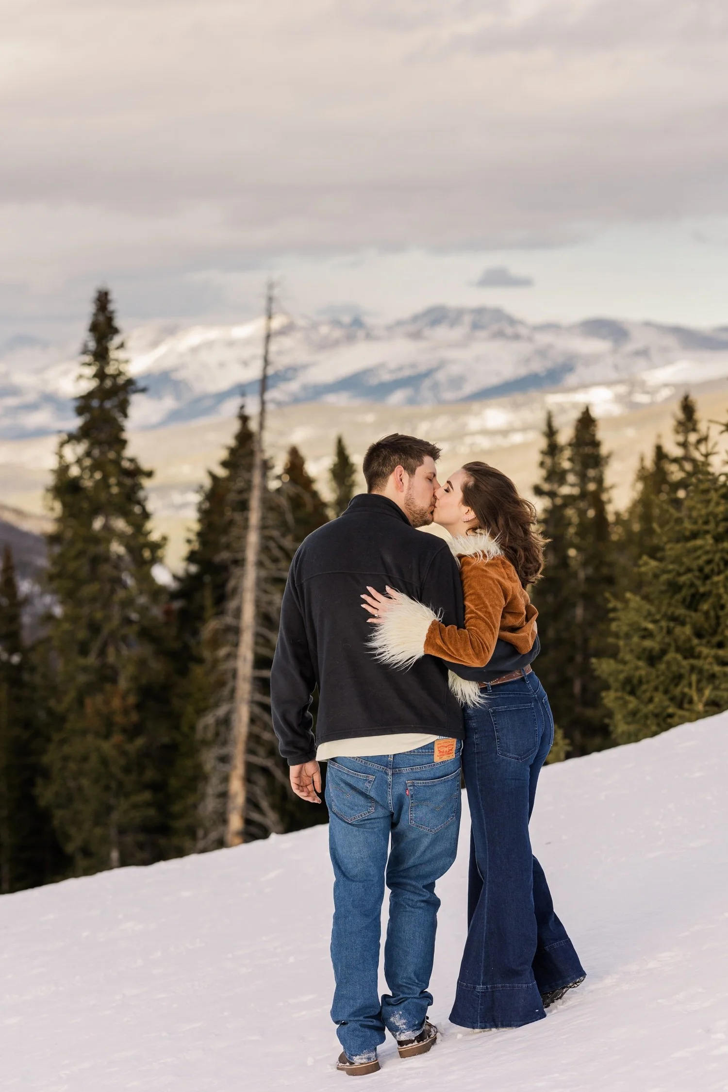 24_mountain-engagement-session-colorado.jpg
