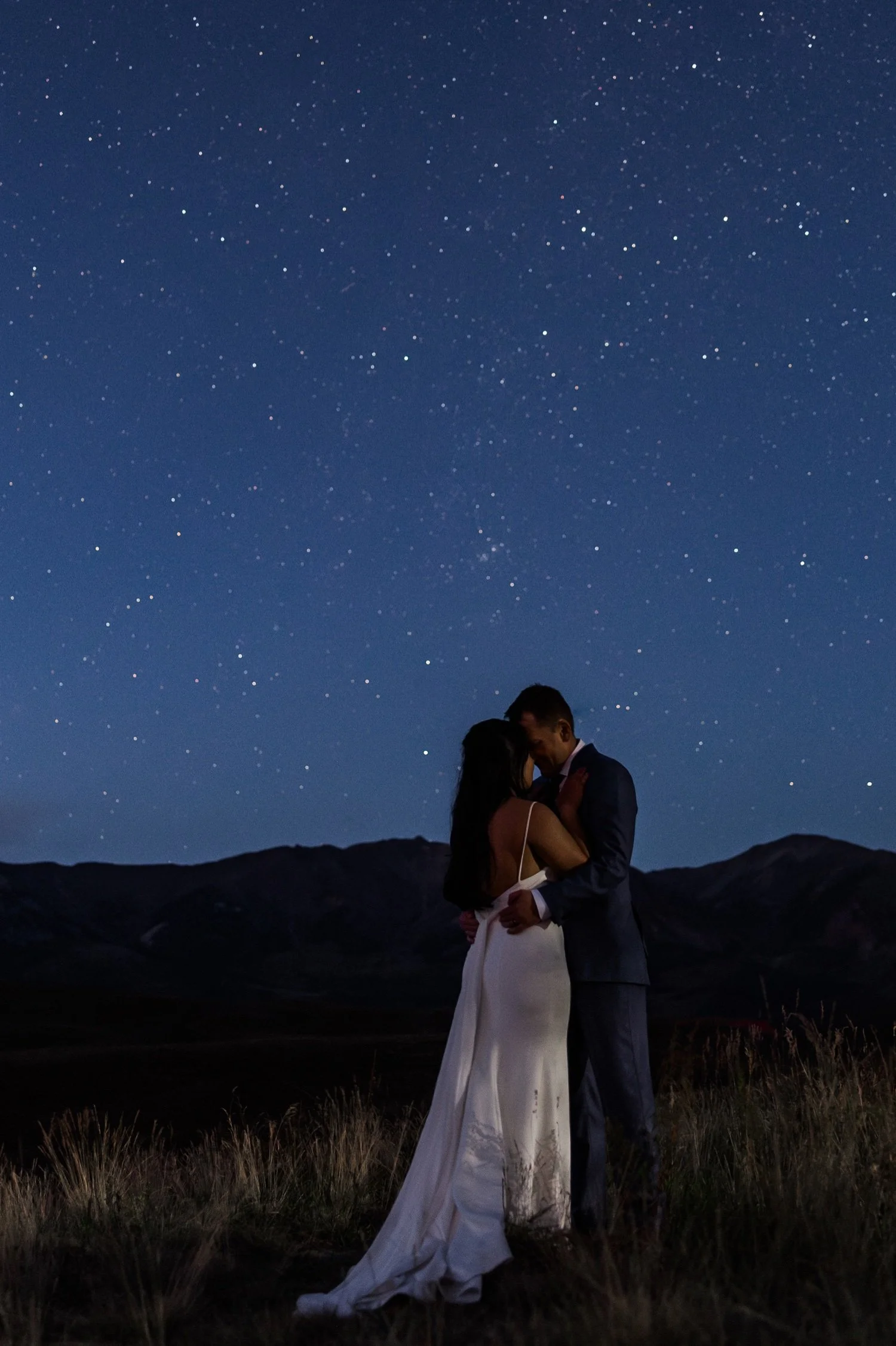 09_colorado-elopement-photographer-astro-photography.jpg