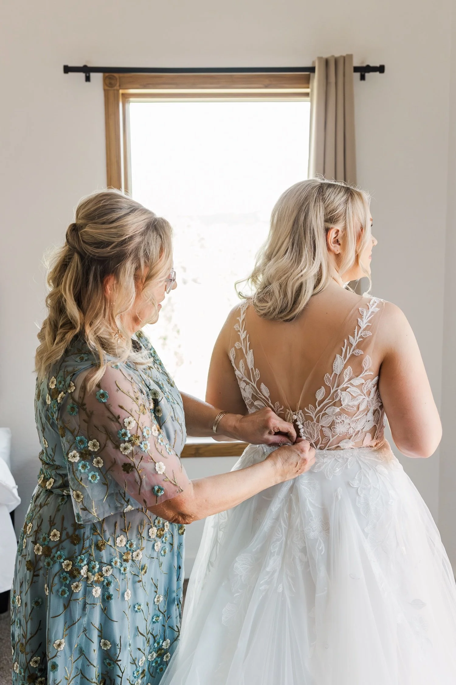 05_bride-wedding-attire-floral-wedding-dress.jpg
