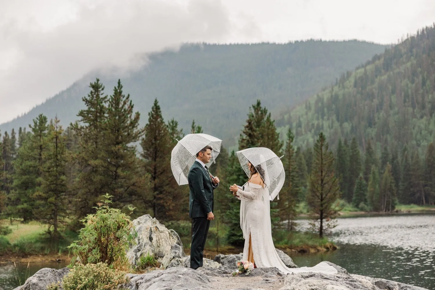 Rachel &amp; Alex's Rainy Summer Elopement