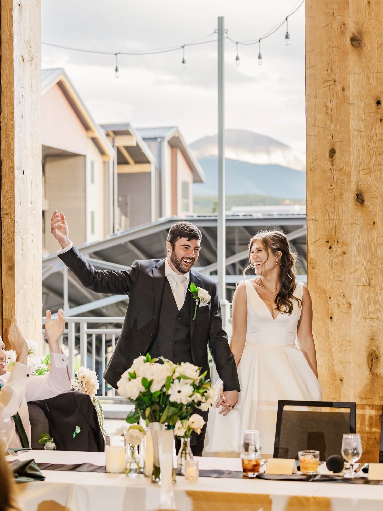47_colorado-wedding-venue-headwaters-center.jpg