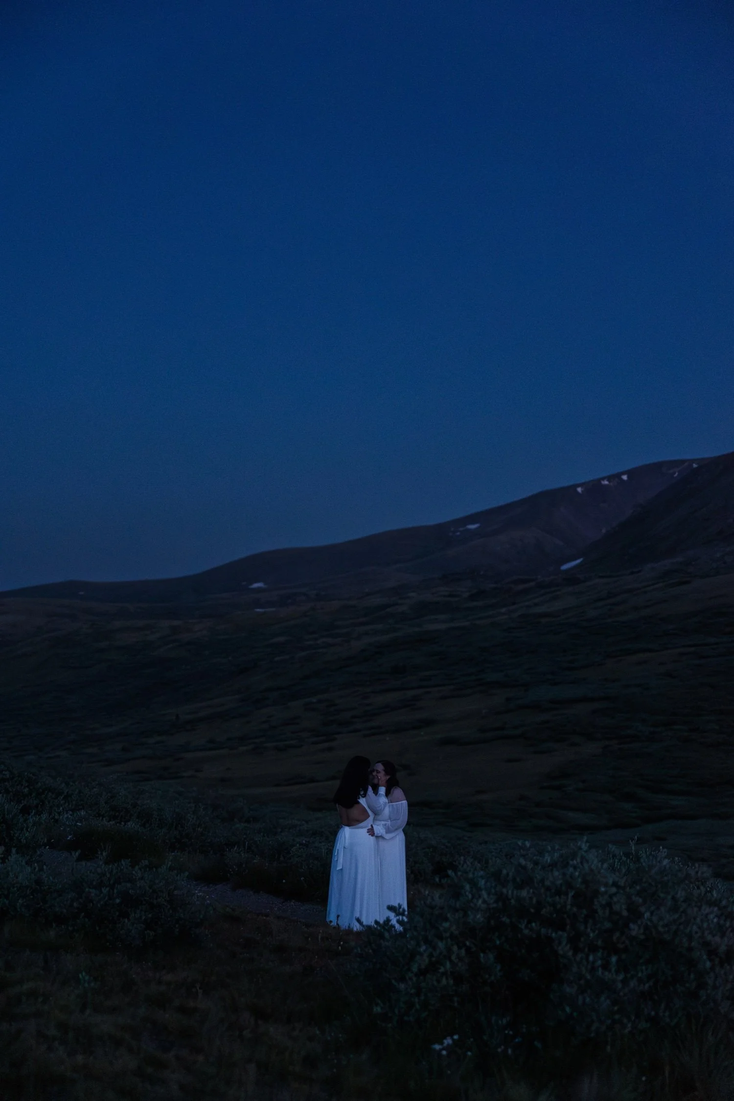 03_colorado-mountainside-elopement-blue-hour.jpg