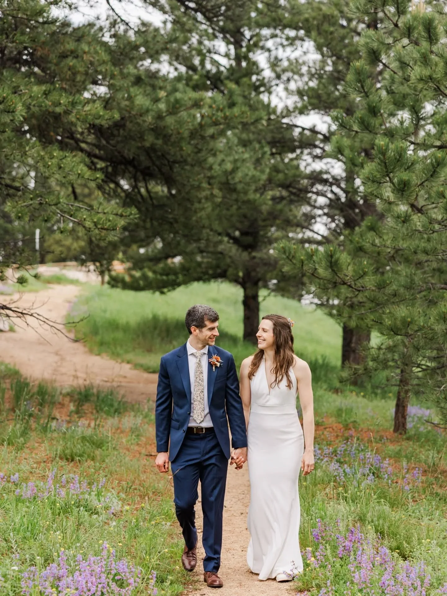 Wildflower vibes in Boulder from last summer 💜
.
.
.
.
.
.
#wildflowerelopement #coloradoelopementphotographer #coloradoelopement #mountainwedding #boulderelopementphotographer