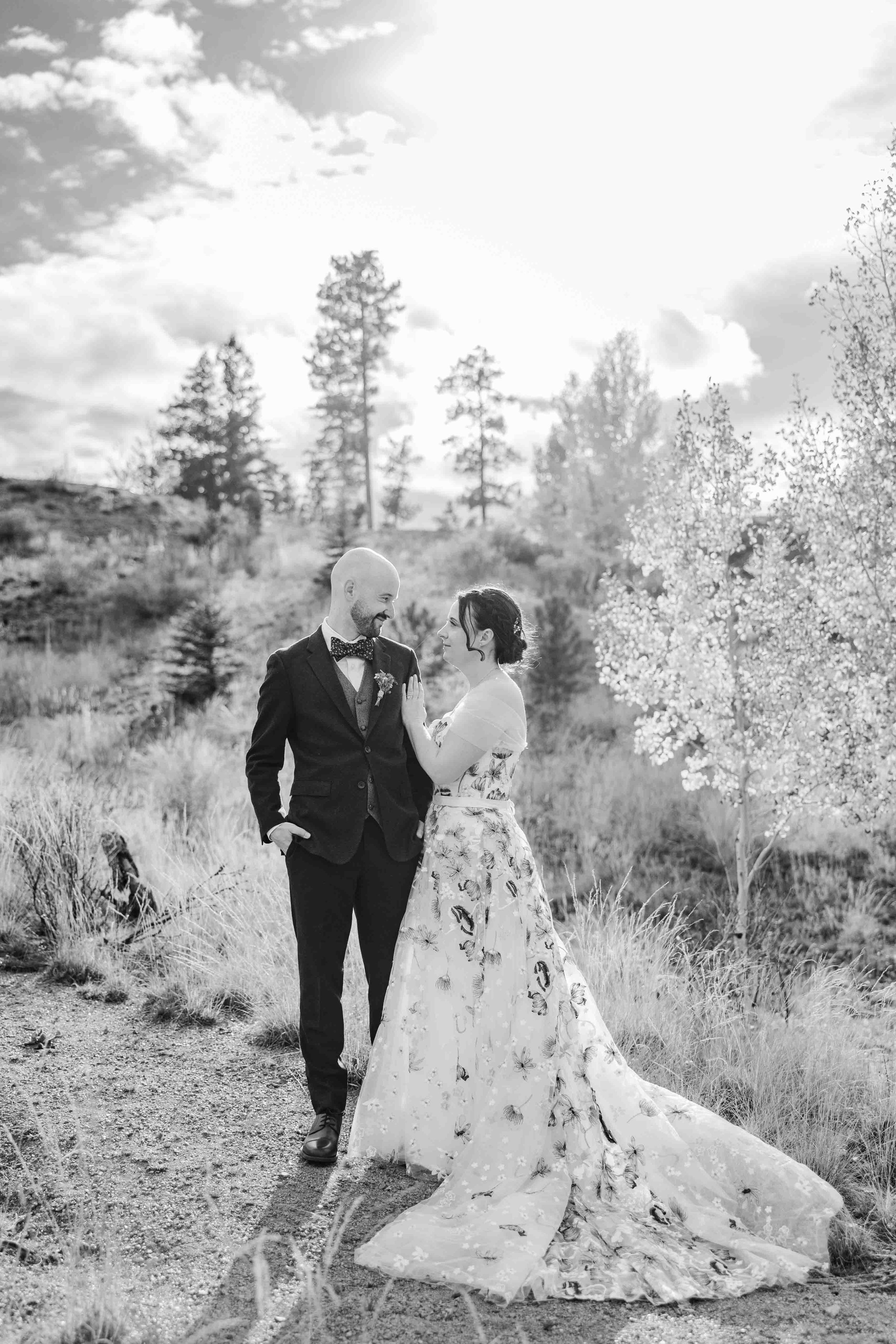 30_fall-wedding-portraits-colorado-springs.jpg