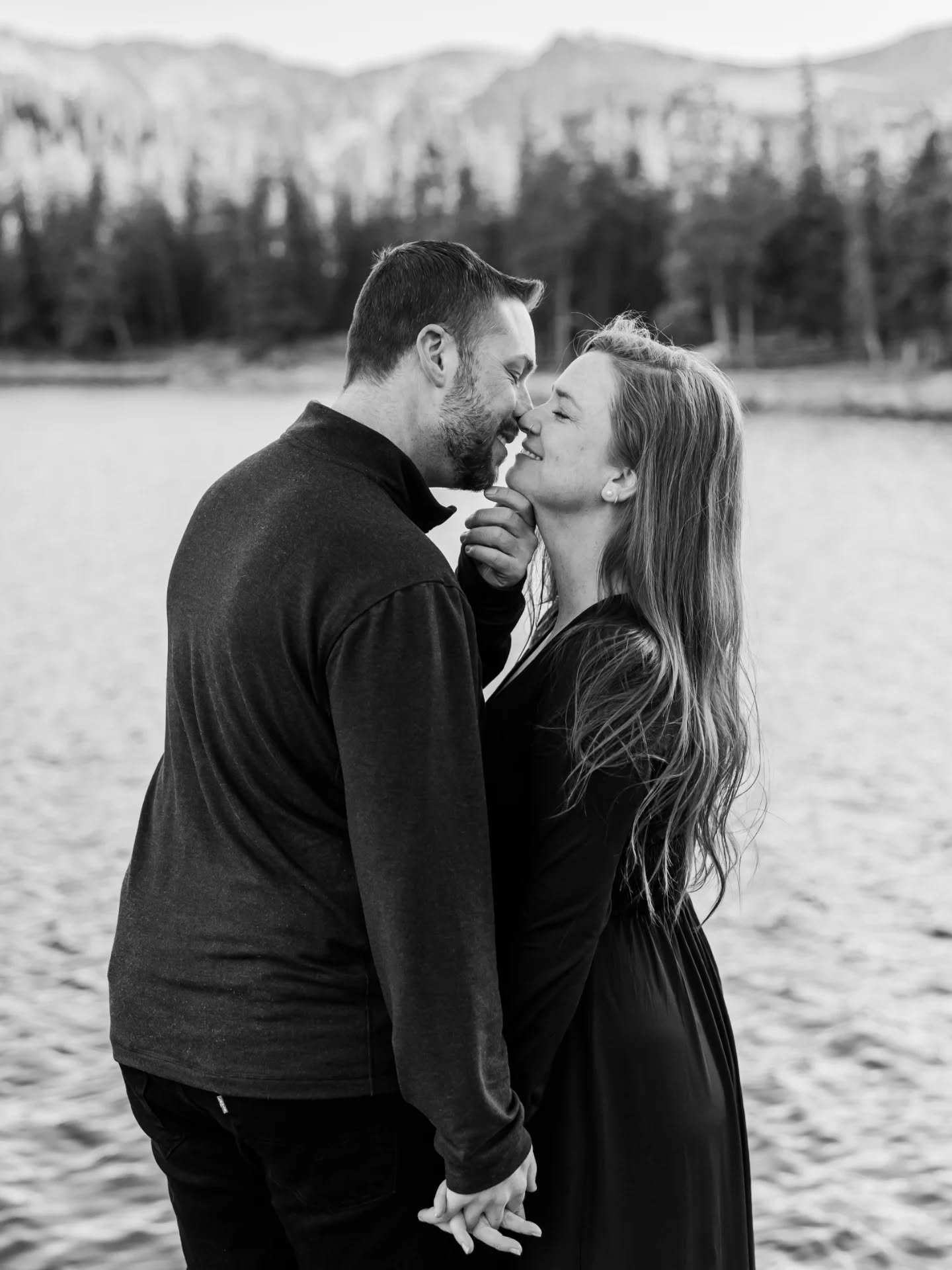 We may not have gotten a winter wonderland like we were originally planning for, but we sure and some fun and beautiful views regardless for David and Courtney's engagement sesh!! 😍

We also stayed a little later into the evening for some blue hour 