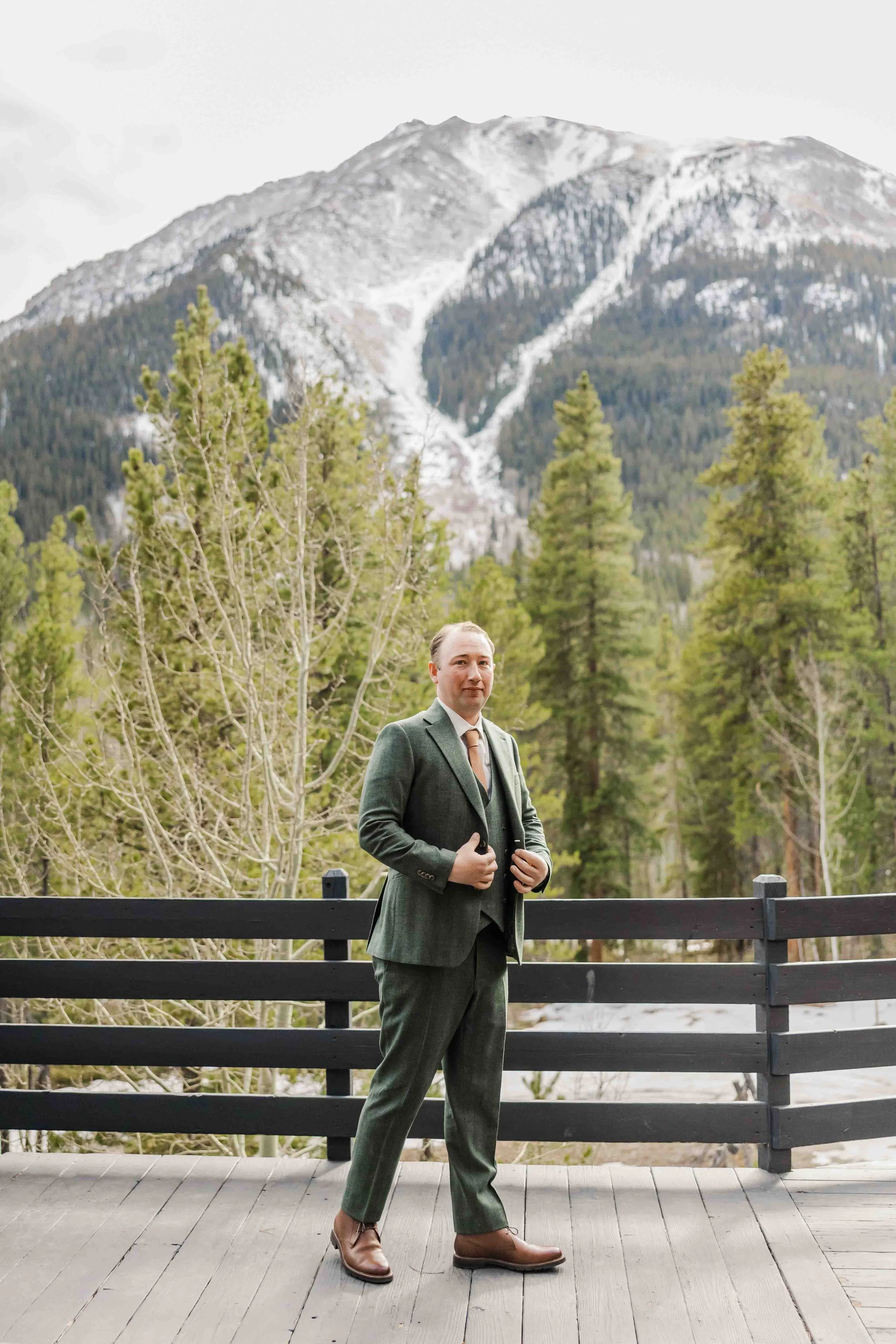 17_green-grooms-attire-colorado-wedding.jpg
