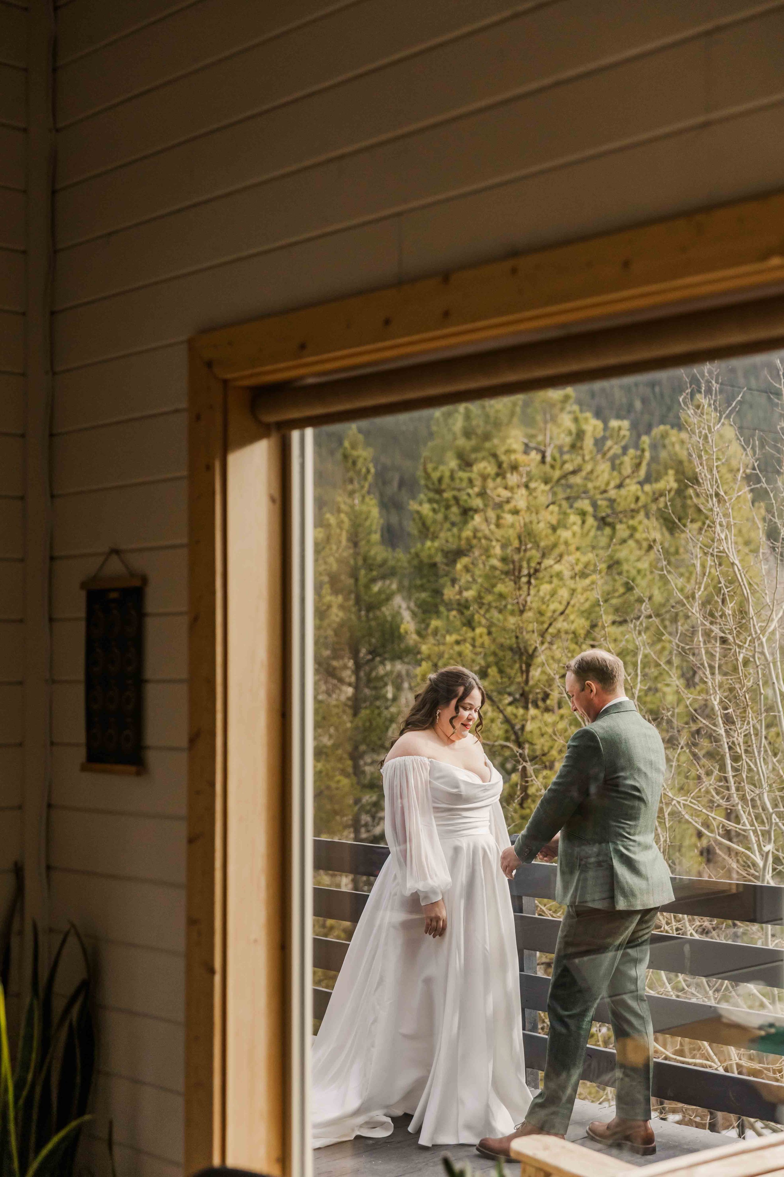 22_colorado-elopement-alpenglow-cabin-colorado-wedding.jpg