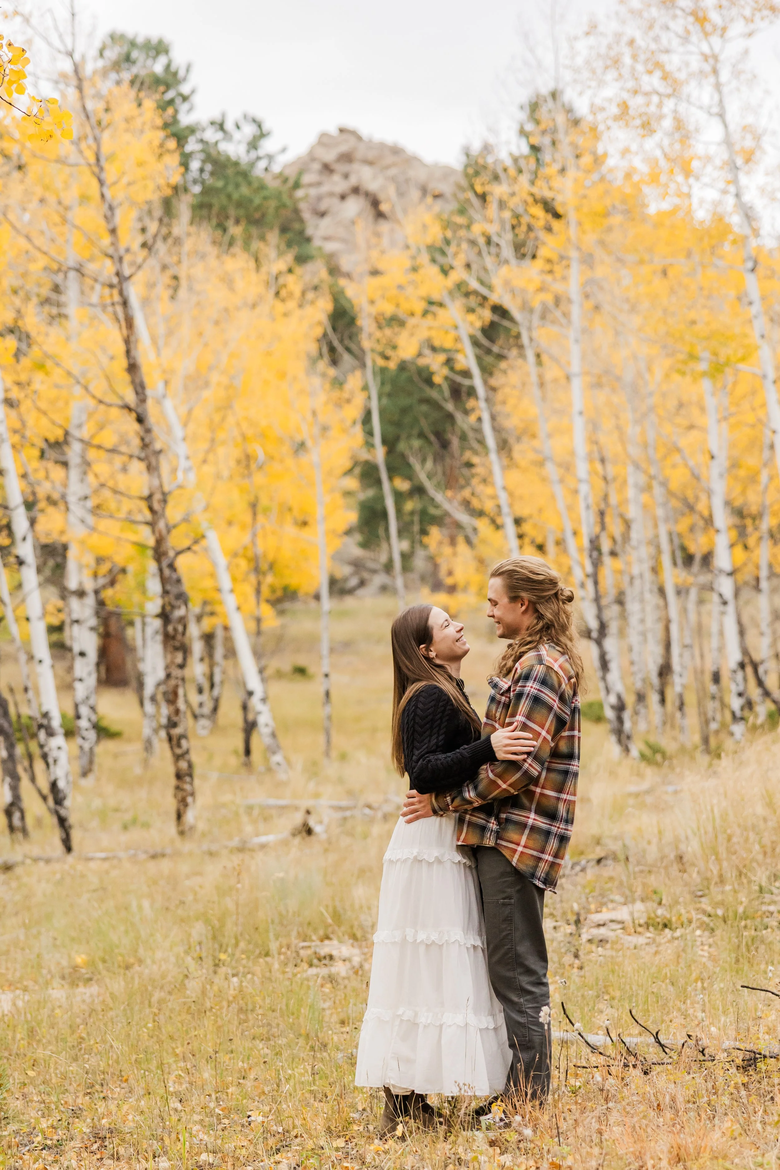 09_fall-engagement-photos-in-colorado.jpg