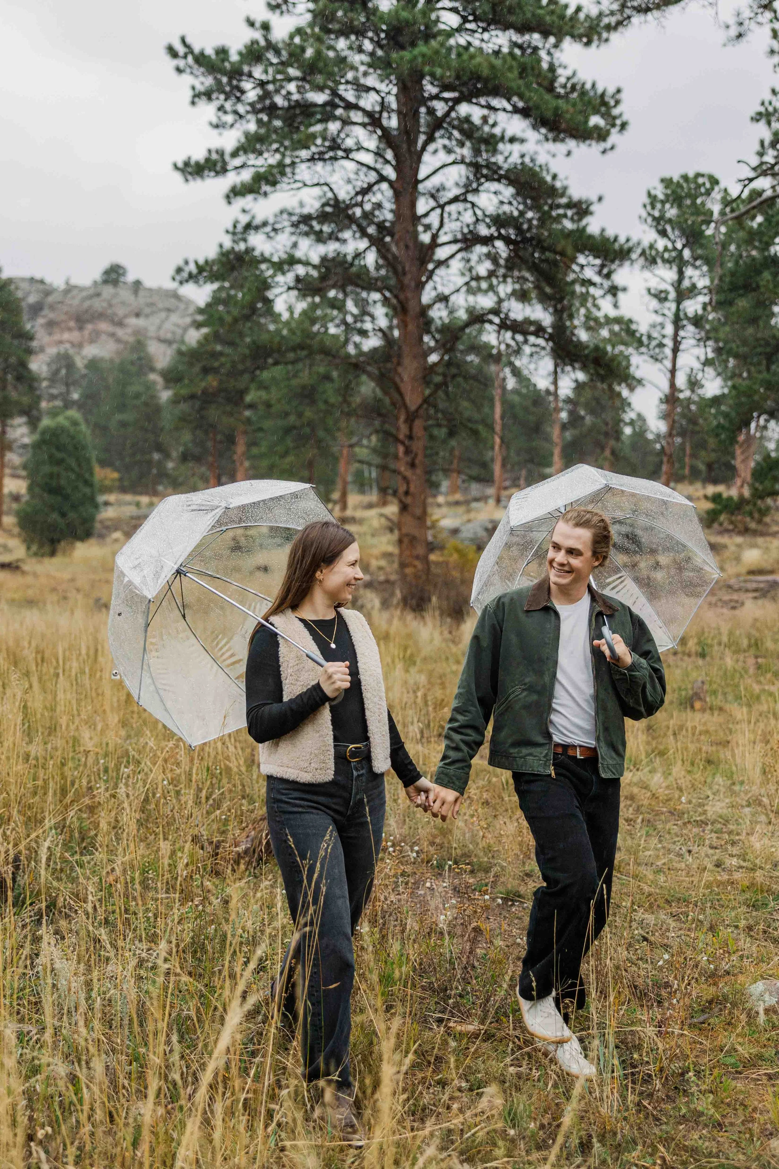 24_rainy-fall-engagement-session-in-colorado.jpg