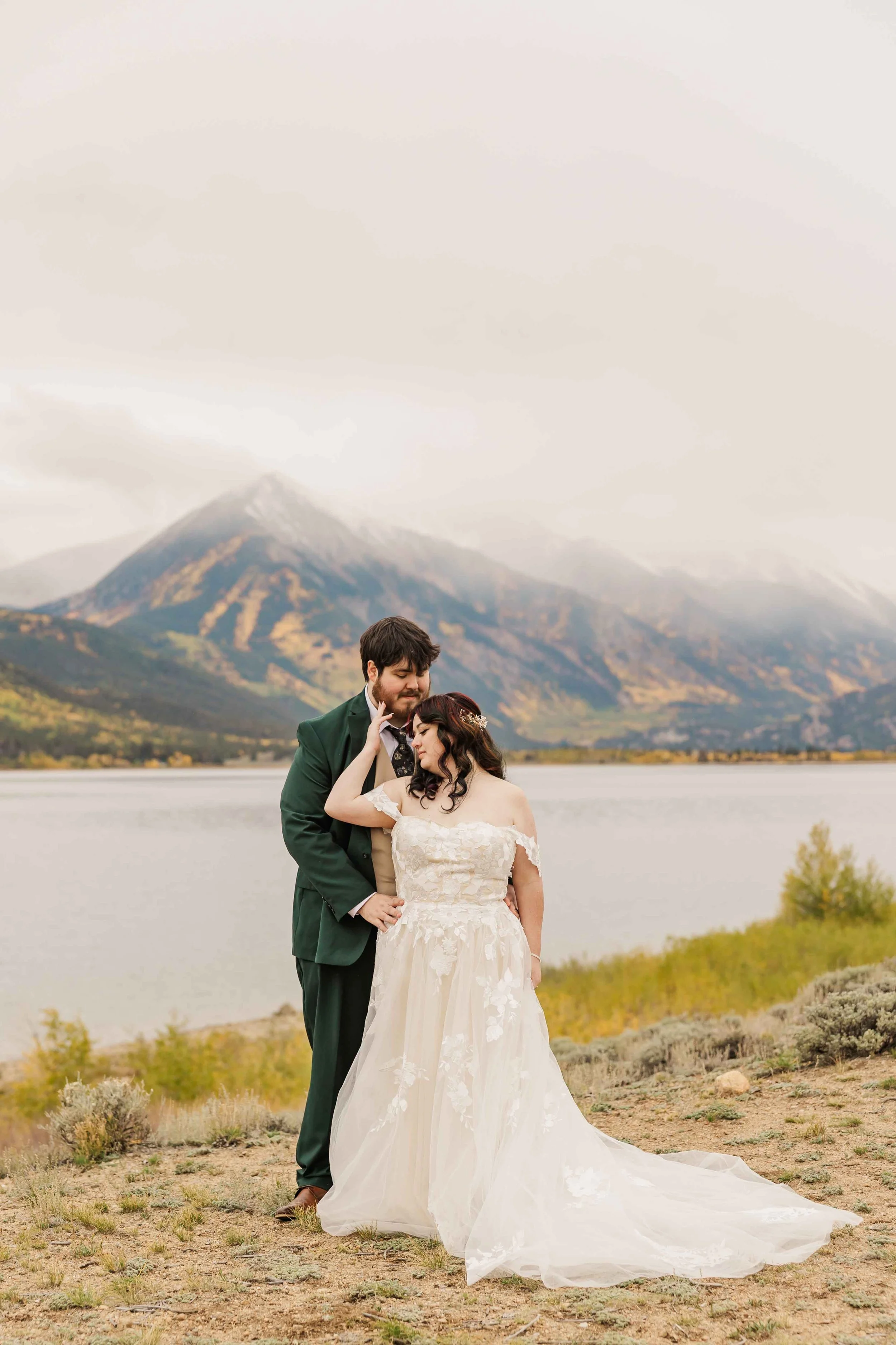 32-twin-lakes-colorado-elopement-portraits.jpg